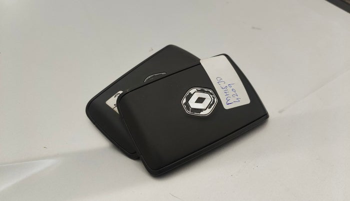 2022 Renault Kiger RXZ MT, Petrol, Manual, 40,096 km, Key Close Up