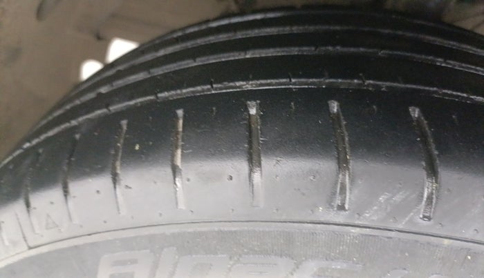 2020 Toyota Glanza V CVT, Petrol, Automatic, 68,732 km, Left Front Tyre Tread