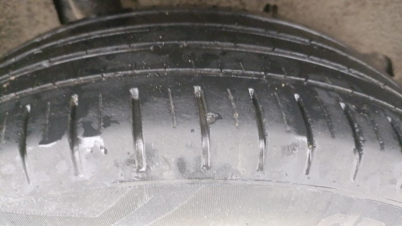2020 Toyota Glanza V CVT, Petrol, Automatic, 68,732 km, Right Rear Tyre Tread