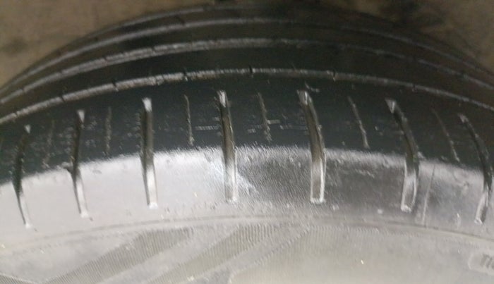 2020 Toyota Glanza V CVT, Petrol, Automatic, 68,732 km, Right Front Tyre Tread