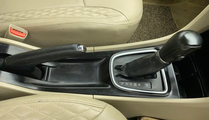 2018 Maruti Ciaz DELTA AT 1.5 SHVS PETROL, Petrol, Automatic, 39,325 km, Gear Lever