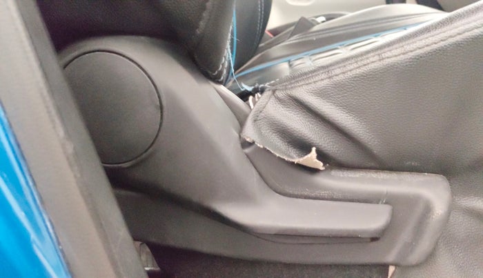 2017 Maruti IGNIS DELTA 1.2, Petrol, Manual, 83,351 km, Driver Side Adjustment Panel