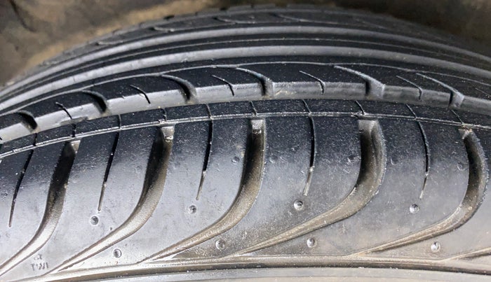 2009 Hyundai i20 MAGNA 1.2 VTVT, Petrol, Manual, 70,184 km, Right Rear Tyre Tread