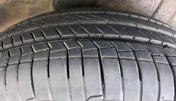 2009 Hyundai i20 MAGNA 1.2 VTVT, Petrol, Manual, 70,184 km, Left Rear Tyre Tread