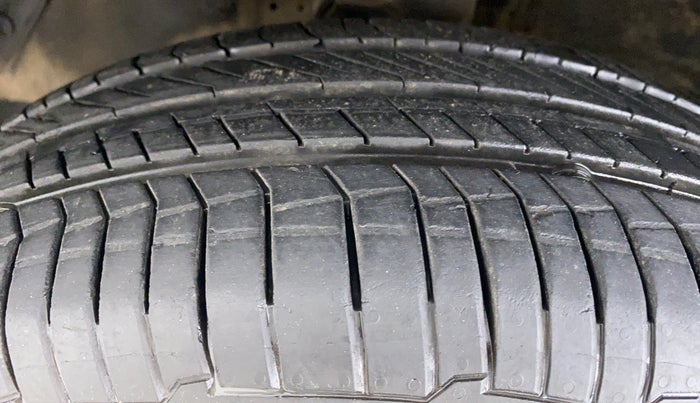 2009 Hyundai i20 MAGNA 1.2 VTVT, Petrol, Manual, 70,184 km, Left Front Tyre Tread