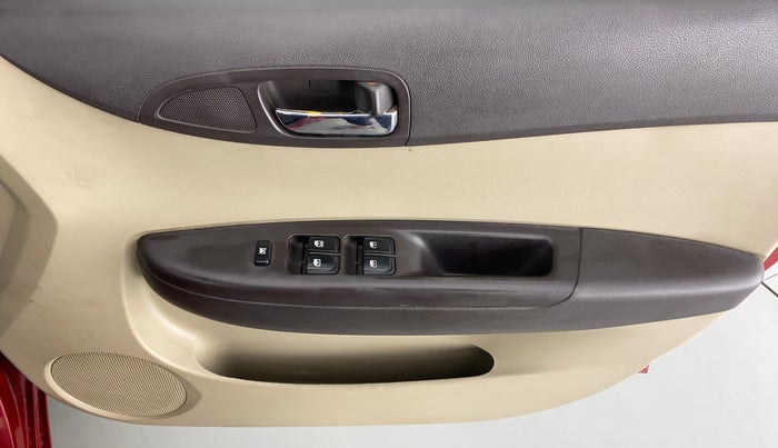 2009 Hyundai i20 MAGNA 1.2 VTVT, Petrol, Manual, 70,184 km, Driver Side Door Panels Control