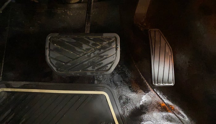 2017 Maruti Celerio ZXI AMT, Petrol, Automatic, 1,06,075 km, Pedals