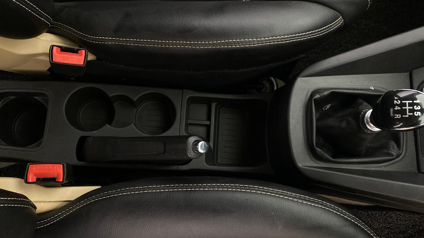 2020 Ford Figo Aspire TITANIUM PLUS 1.5 DIESEL, Diesel, Manual, 73,840 km, Gear Lever