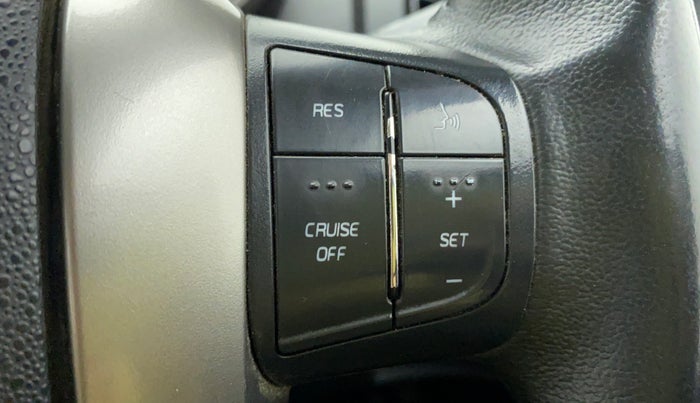 2019 Mahindra XUV500 W9, Diesel, Manual, 57,814 km, Adaptive Cruise Control