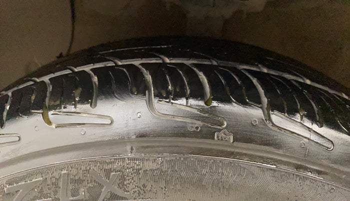 2015 Hyundai Grand i10 ASTA AT 1.2 KAPPA VTVT, Petrol, Automatic, 36,733 km, Left Front Tyre Tread