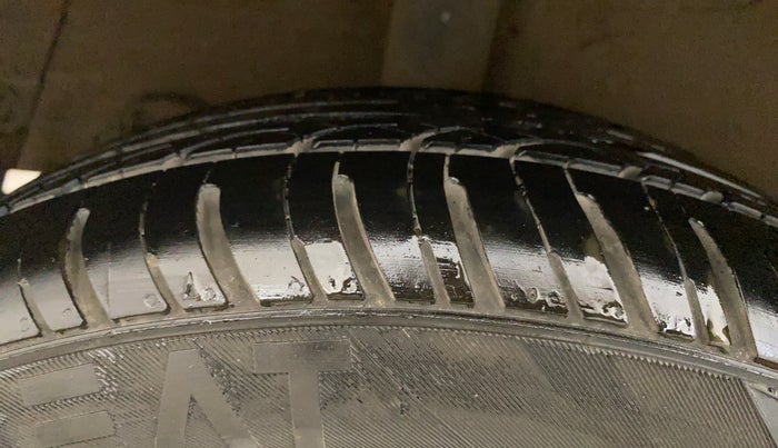 2015 Hyundai Grand i10 ASTA AT 1.2 KAPPA VTVT, Petrol, Automatic, 36,733 km, Right Rear Tyre Tread