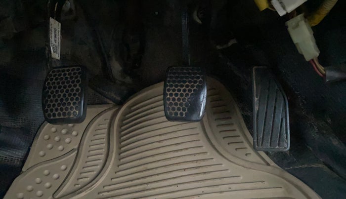 2021 Maruti Alto VXI, CNG, Manual, 47,644 km, Pedals