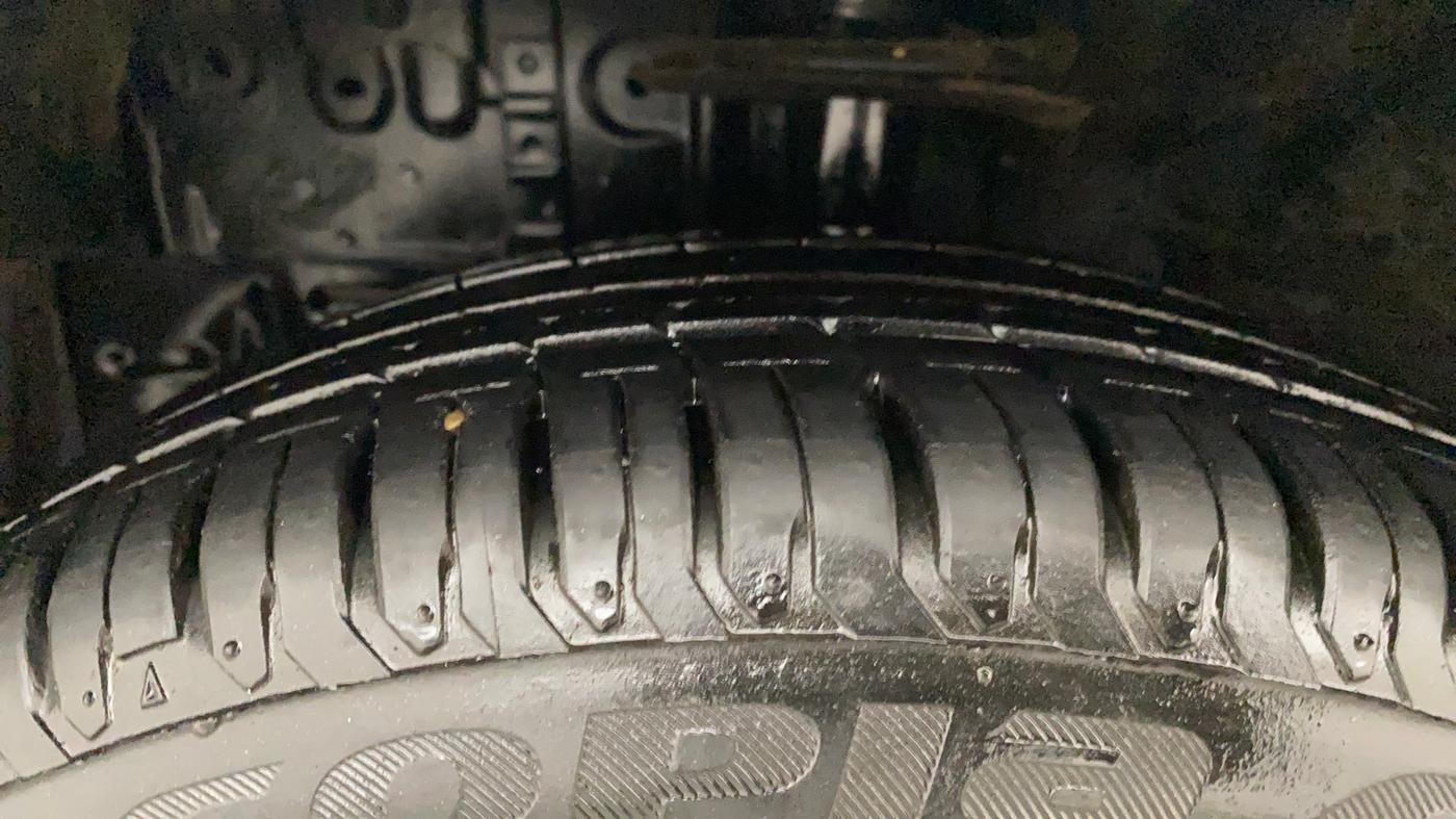 2013 Toyota Etios G, Petrol, Manual, 83,037 km, Left Front Tyre Tread