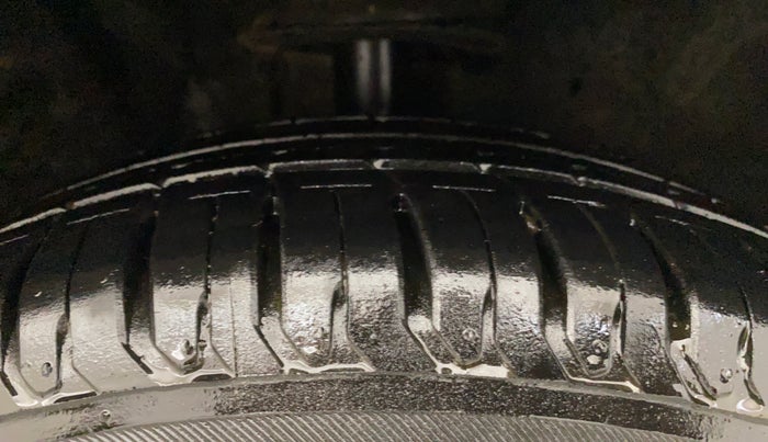 2013 Toyota Etios G, Petrol, Manual, 82,968 km, Right Front Tyre Tread