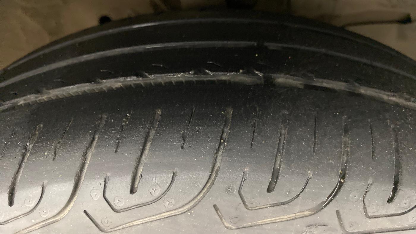 2016 Honda City V MT PETROL, Petrol, Manual, 85,175 km, Right Front Tyre Tread
