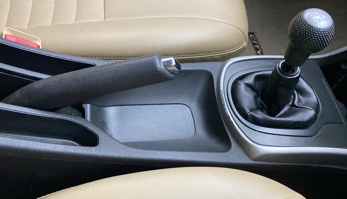 2016 Honda City V MT PETROL, Petrol, Manual, 85,175 km, Gear Lever