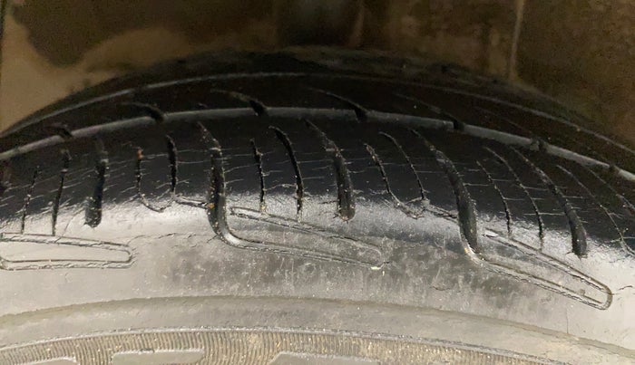 2019 Hyundai Grand i10 SPORTZ 1.2 KAPPA VTVT, Petrol, Manual, 77,958 km, Right Rear Tyre Tread