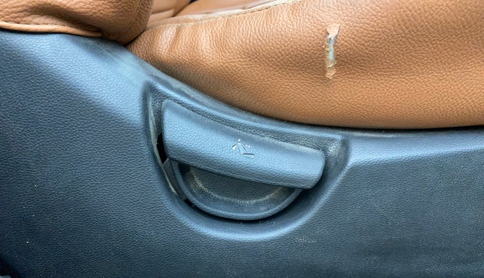 2019 Hyundai Grand i10 SPORTZ 1.2 KAPPA VTVT, Petrol, Manual, 77,958 km, Driver Side Adjustment Panel