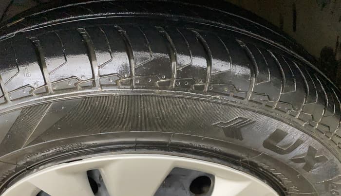 2023 Maruti Swift VXI, Petrol, Manual, 20,049 km, Left Front Tyre Tread