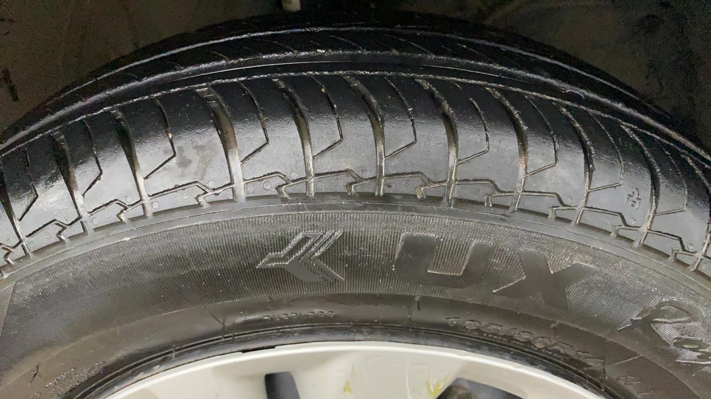 2023 Maruti Swift VXI, Petrol, Manual, 20,049 km, Right Front Tyre Tread