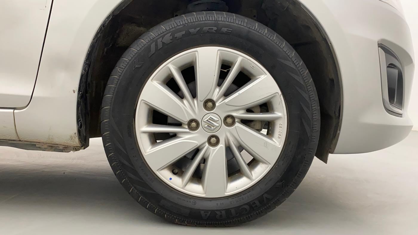 2016 Maruti Swift ZXI, Petrol, Manual, 26,934 km, Right Front Wheel