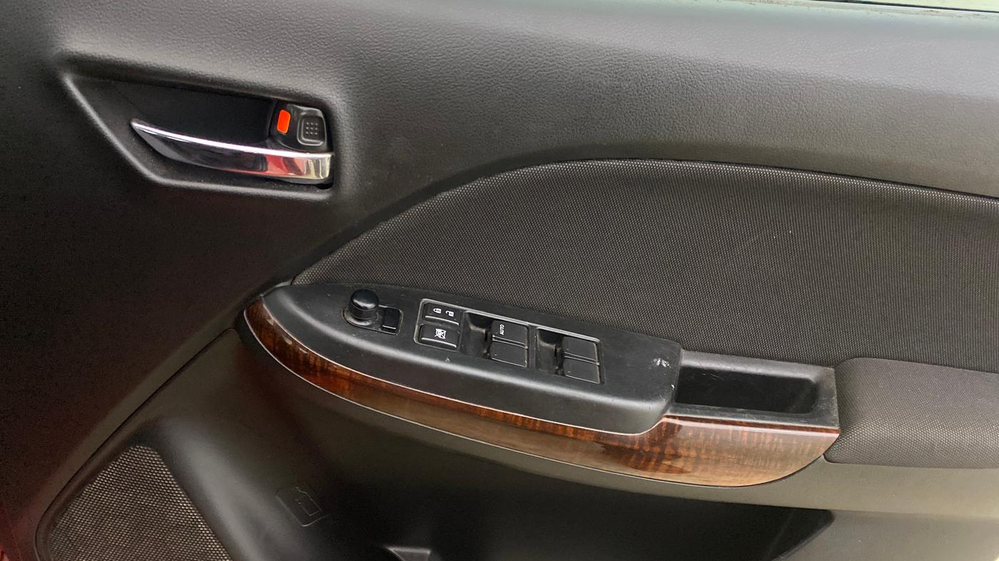 2017 Maruti Baleno ZETA DIESEL 1.3, Diesel, Manual, 67,714 km, Driver Side Door Panels Control