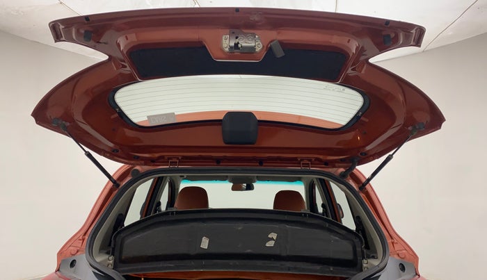 2016 Mahindra Kuv100 K6 5 STR, Petrol, Manual, 13,875 km, Boot Door Open