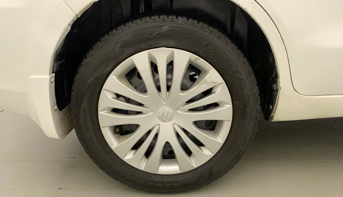2013 Maruti Ertiga VXI, CNG, Manual, 66,702 km, Right Rear Wheel