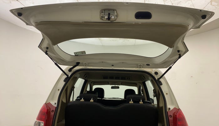 2013 Maruti Ertiga VXI, CNG, Manual, 66,702 km, Boot Door Open