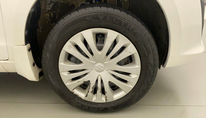 2013 Maruti Ertiga VXI, CNG, Manual, 66,702 km, Right Front Wheel