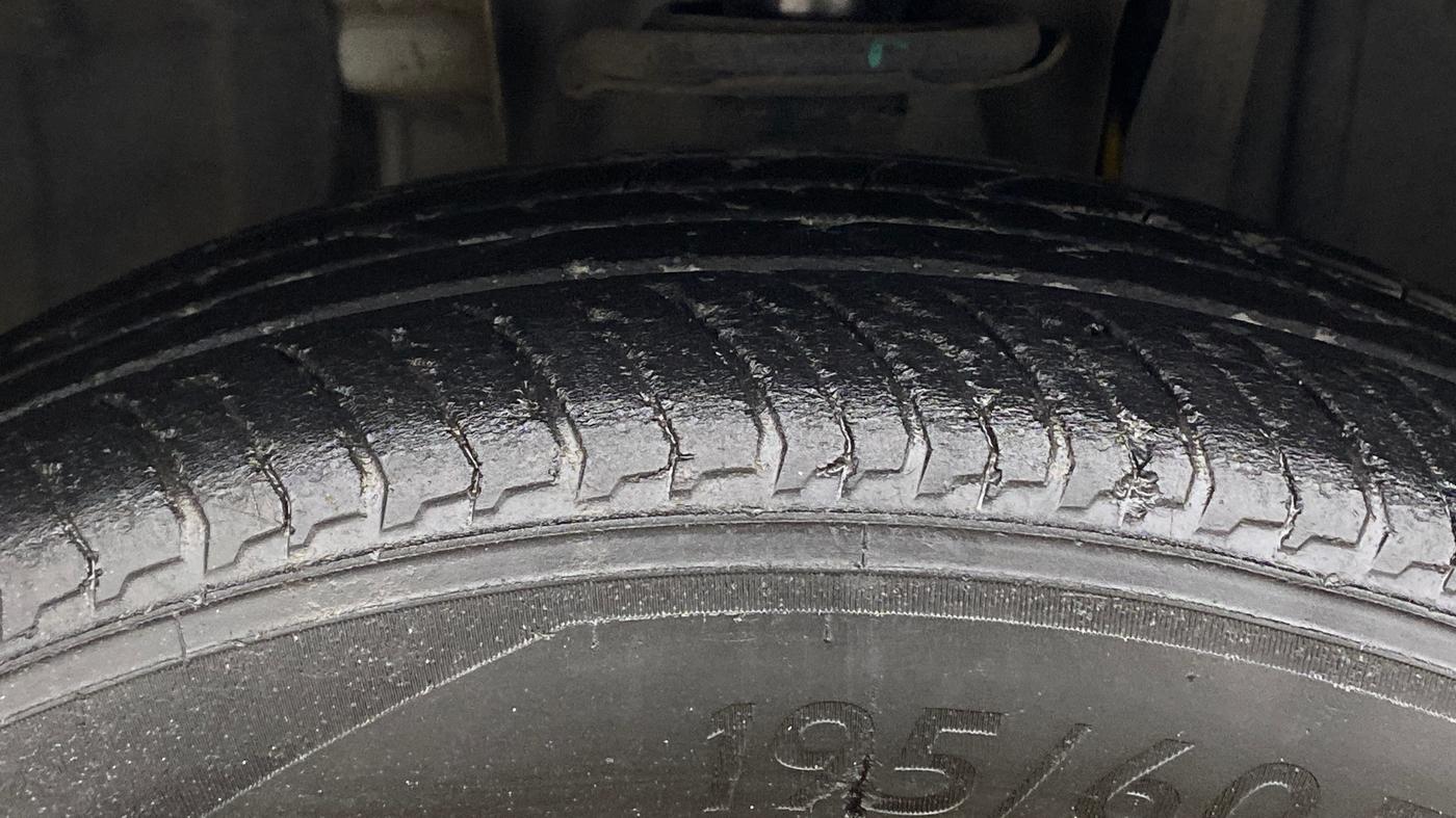 2022 Nissan MAGNITE XV MT, Petrol, Manual, 34,658 km, Left Front Tyre Tread