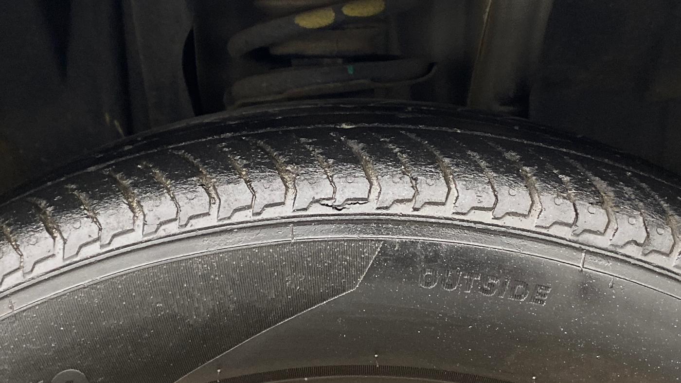 2022 Nissan MAGNITE XV MT, Petrol, Manual, 34,658 km, Right Front Tyre Tread