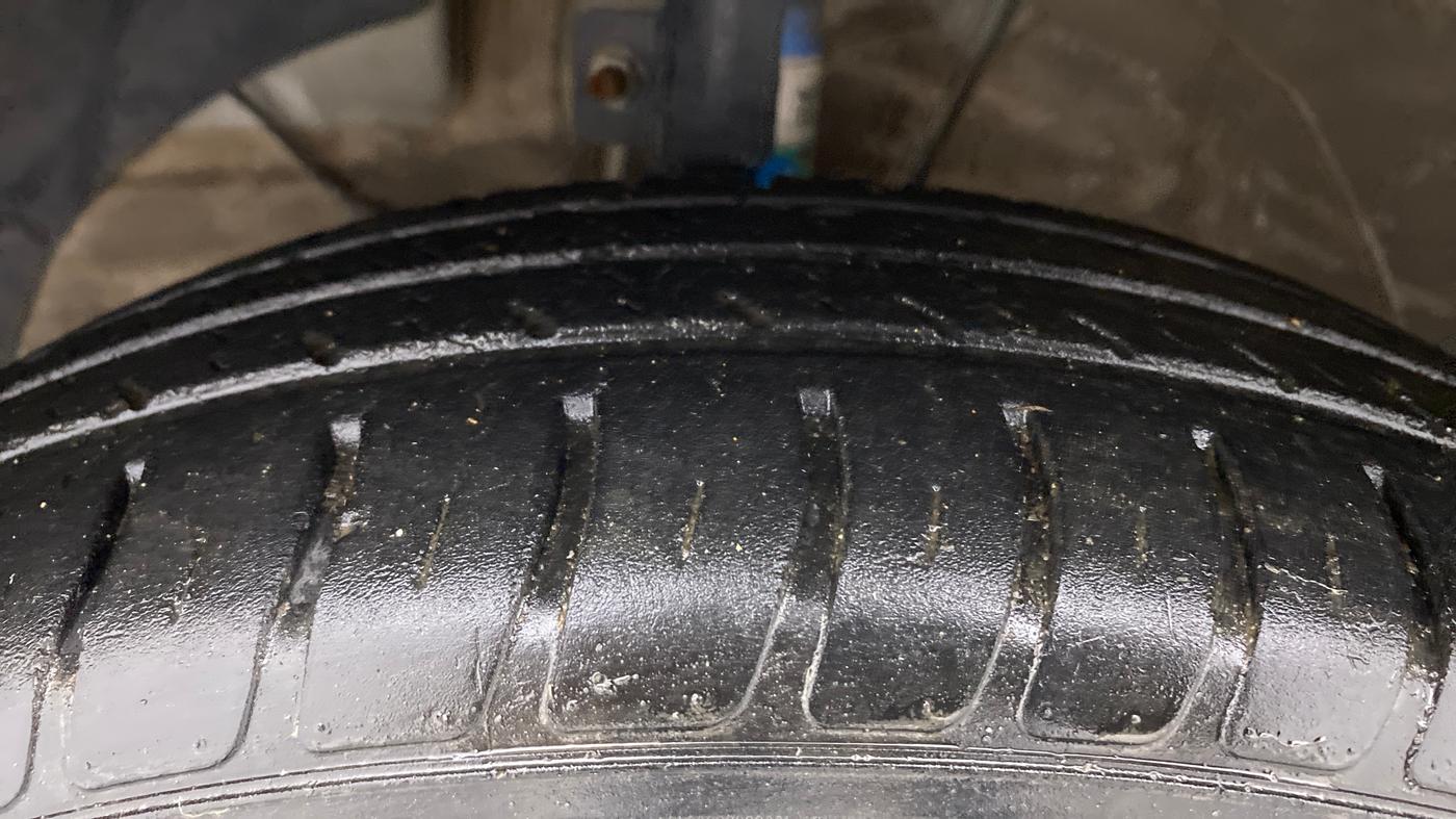 2022 Maruti Swift VXI, Petrol, Manual, 23,808 km, Left Front Tyre Tread