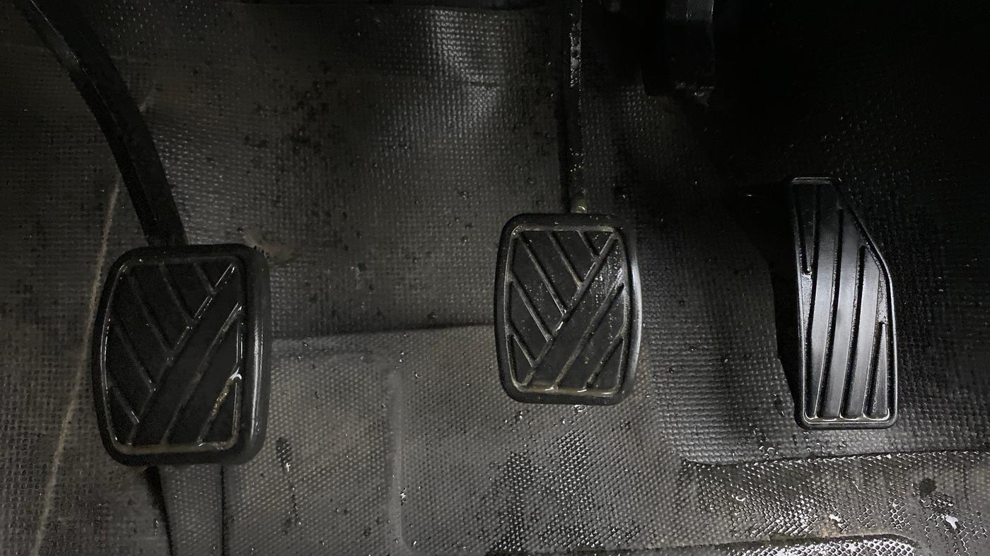 2022 Maruti Swift VXI, Petrol, Manual, 23,808 km, Pedals