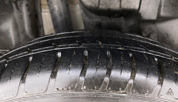 2022 Maruti Swift VXI, Petrol, Manual, 23,808 km, Right Rear Tyre Tread