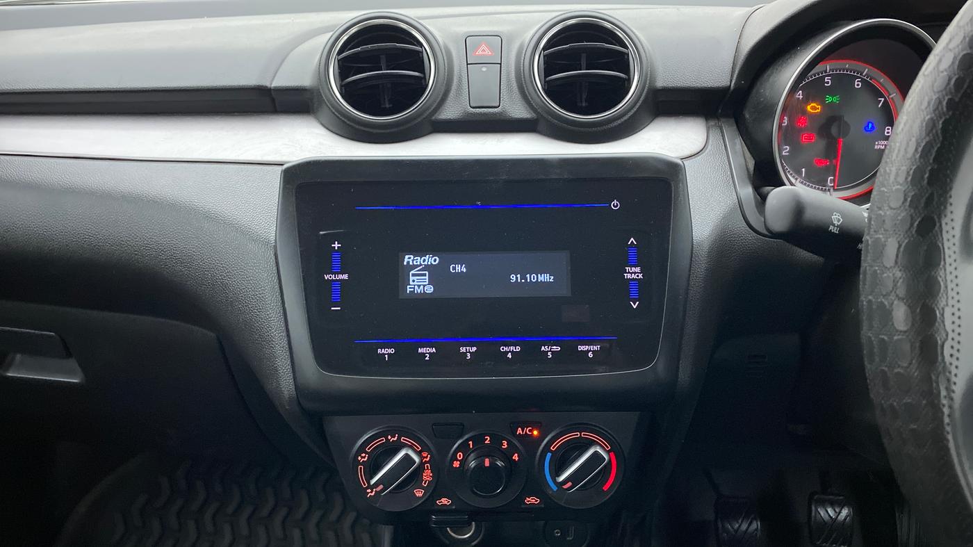 2022 Maruti Swift VXI, Petrol, Manual, 23,808 km, Air Conditioner
