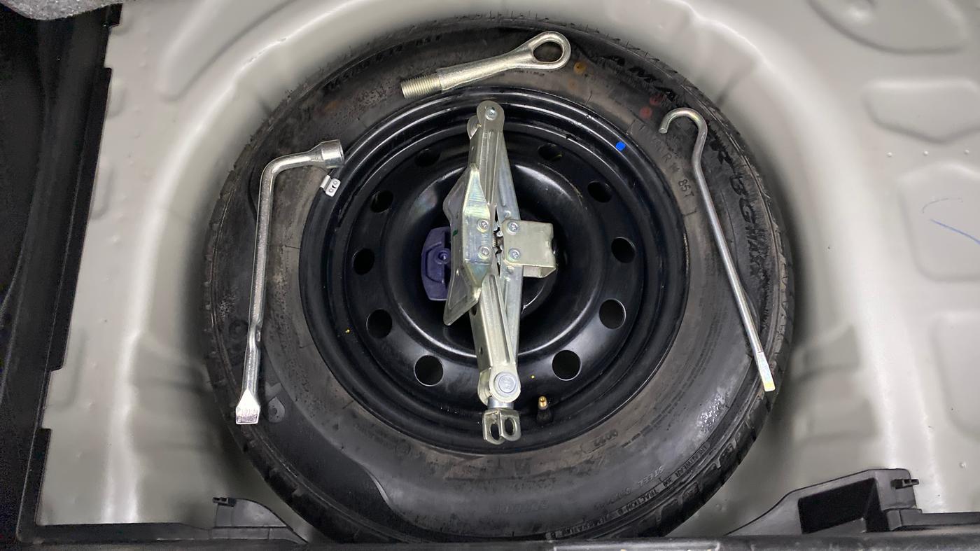 2022 Maruti Swift VXI, Petrol, Manual, 23,808 km, Spare Tyre
