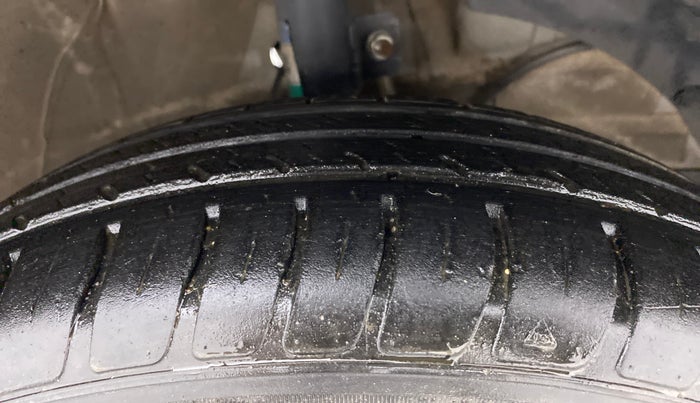 2022 Maruti Swift VXI, Petrol, Manual, 23,808 km, Right Front Tyre Tread