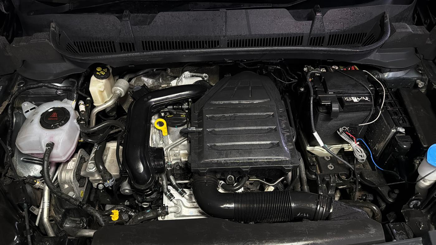2025 Volkswagen TAIGUN COMFORTLINE 1.0 TSI MT, Petrol, Manual, 9,112 km, Engine View