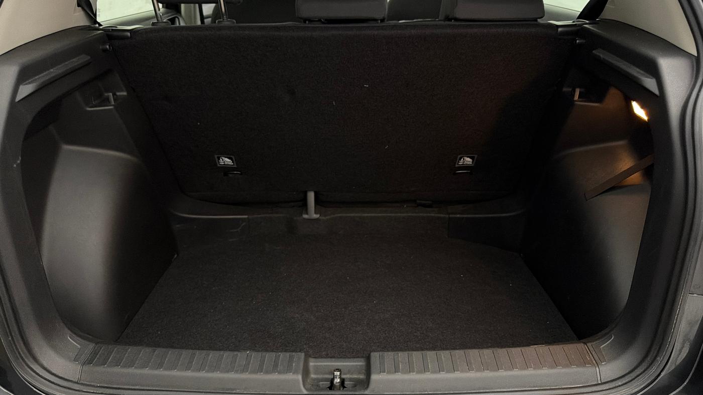 2025 Volkswagen TAIGUN COMFORTLINE 1.0 TSI MT, Petrol, Manual, 9,112 km, Boot Inside