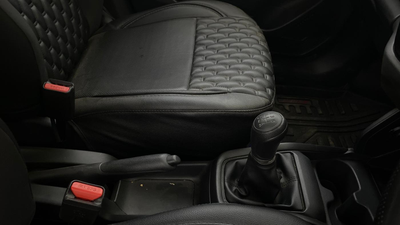 2024 Maruti Swift LXi, Petrol, Manual, 1,980 km, Gear Lever