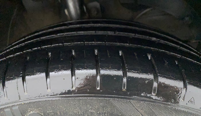 2021 Maruti Baleno ZETA PETROL 1.2, Petrol, Manual, 48,600 km, Right Front Tyre Tread