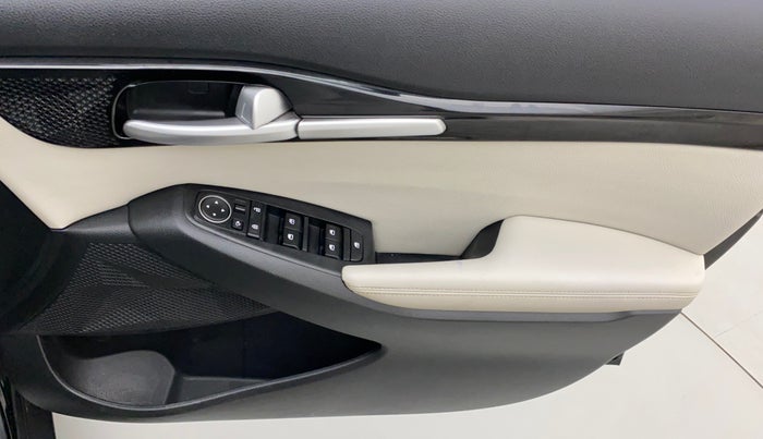 2022 KIA SELTOS HTX IVT 1.5 PETROL, Petrol, Automatic, 39,295 km, Driver Side Door Panels Control
