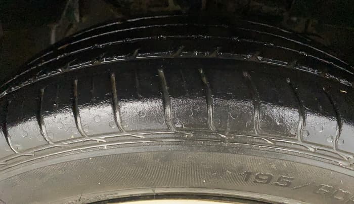 2019 Tata NEXON XM PETROL, Petrol, Manual, 41,924 km, Right Front Tyre Tread
