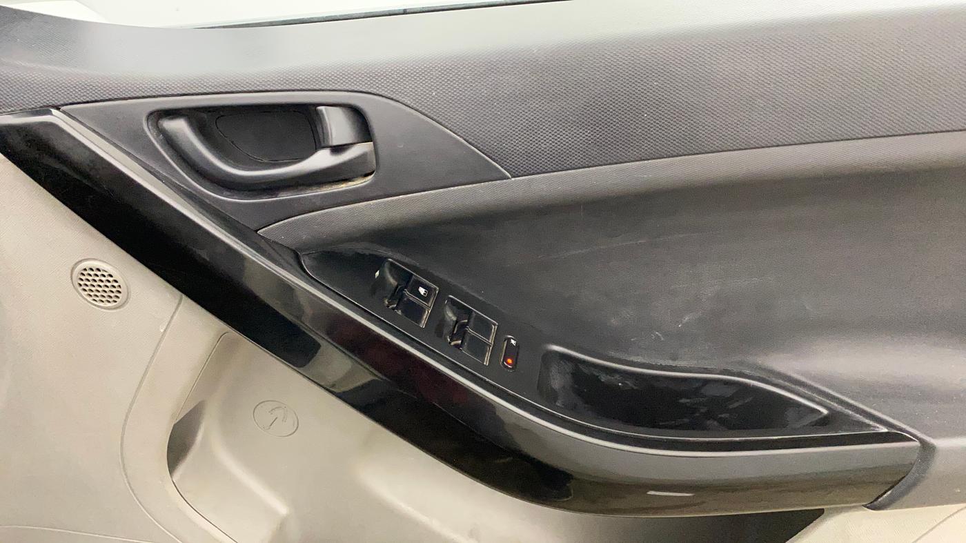 2019 Tata NEXON XM PETROL, Petrol, Manual, 42,042 km, Driver Side Door Panels Control