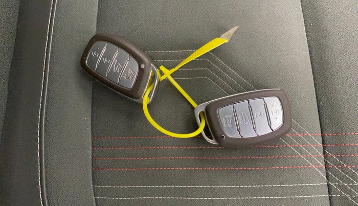 2019 Hyundai VENUE SX PLUS 1.0 TURBO DCT DUAL TONE, Petrol, Automatic, 64,818 km, Key Close Up