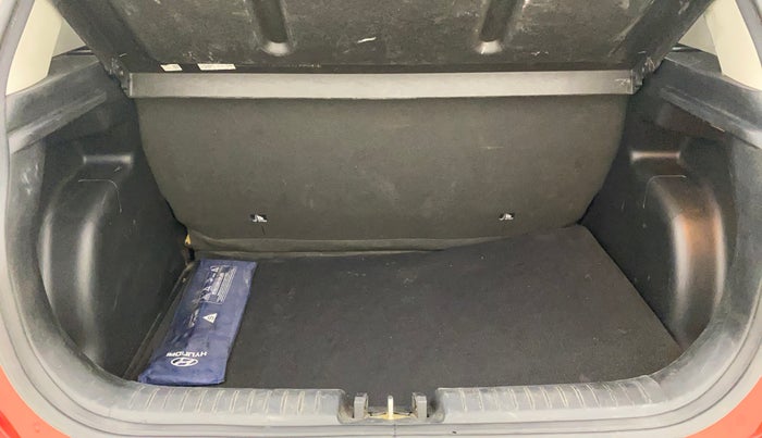 2019 Hyundai VENUE SX PLUS 1.0 TURBO DCT DUAL TONE, Petrol, Automatic, 64,818 km, Boot Inside