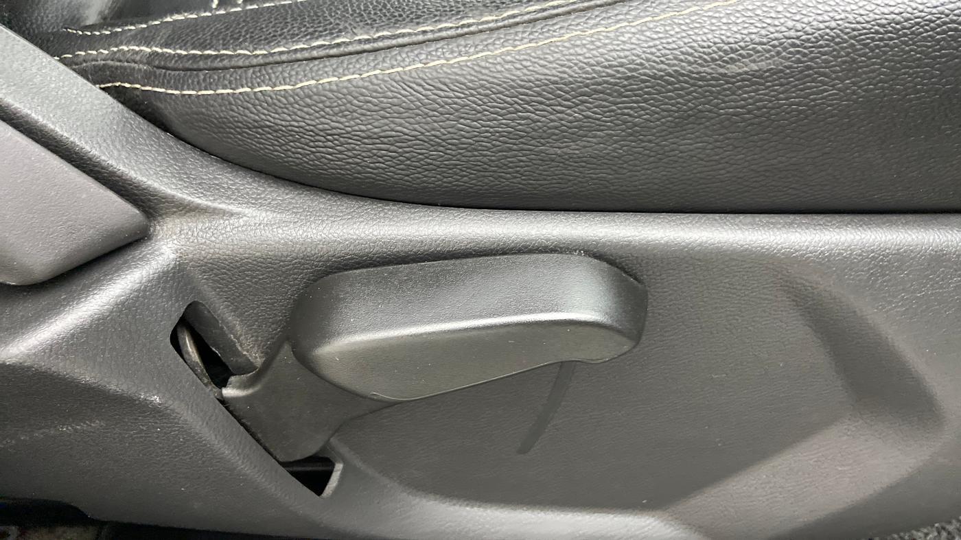 2019 Ford New Figo 1.2 TITANIUM BLU, Petrol, Manual, 36,020 km, Driver Side Adjustment Panel