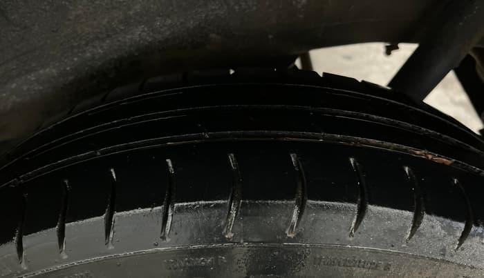 2015 Maruti Wagon R 1.0 LXI, Petrol, Manual, 69,404 km, Left Rear Tyre Tread