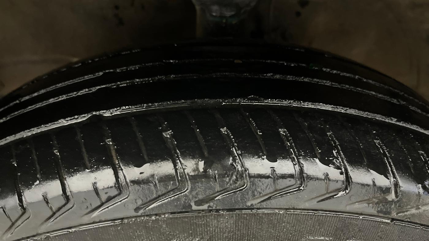 2015 Maruti Wagon R 1.0 LXI, Petrol, Manual, 69,404 km, Left Front Tyre Tread